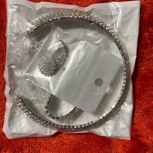 Silver Jewelry ,with bracelet and earrings